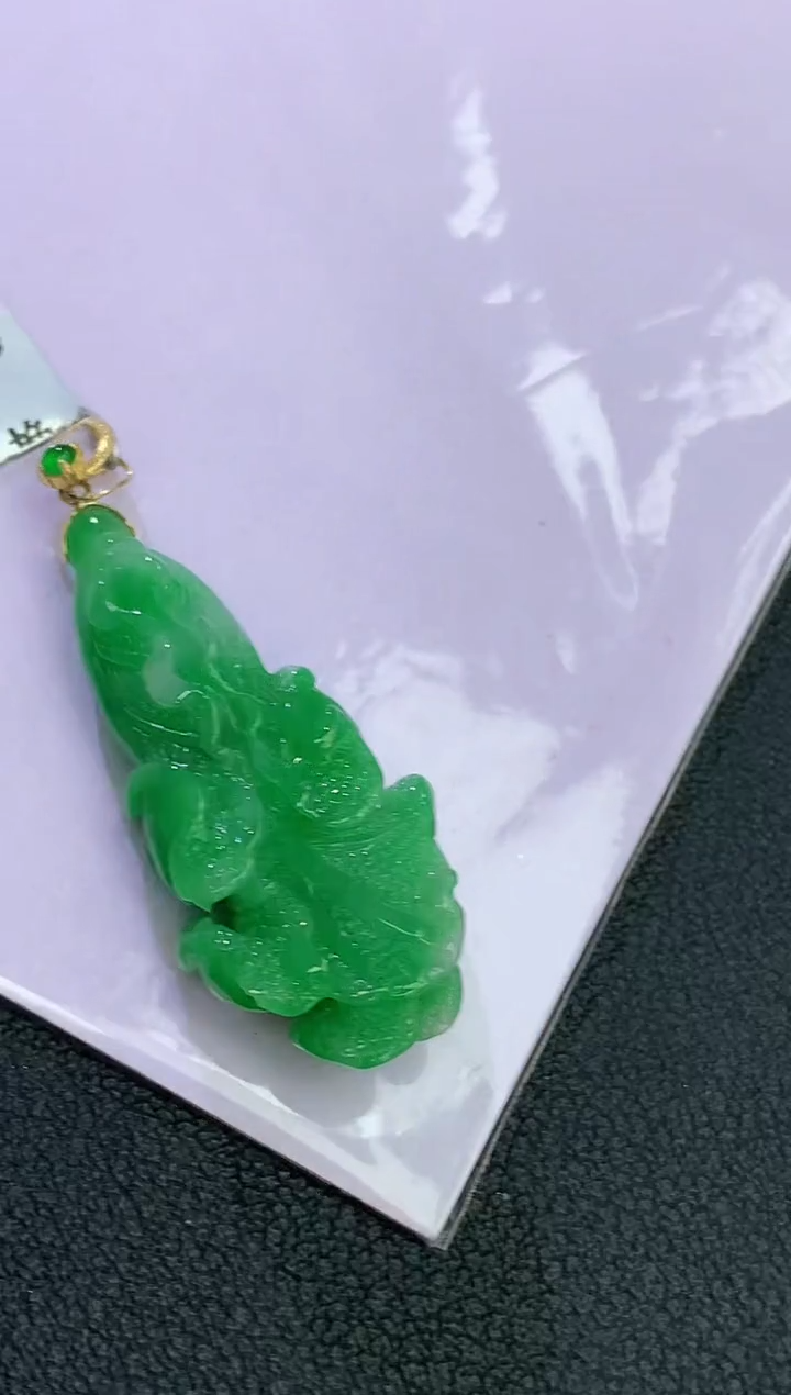 颈饰18K金镶嵌翡翠赠礼盒证书 麦麦