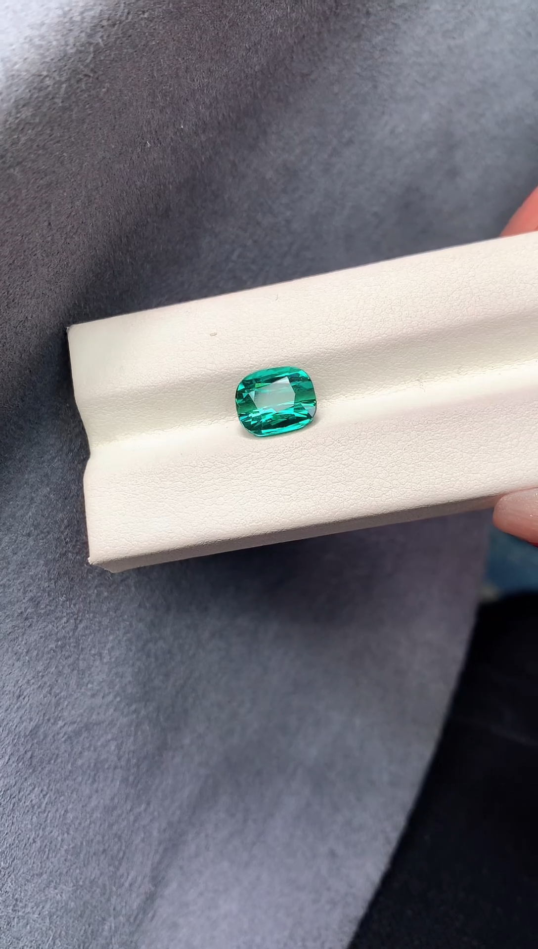 【闪购商品】碧玺耳饰未镶嵌2.94克拉