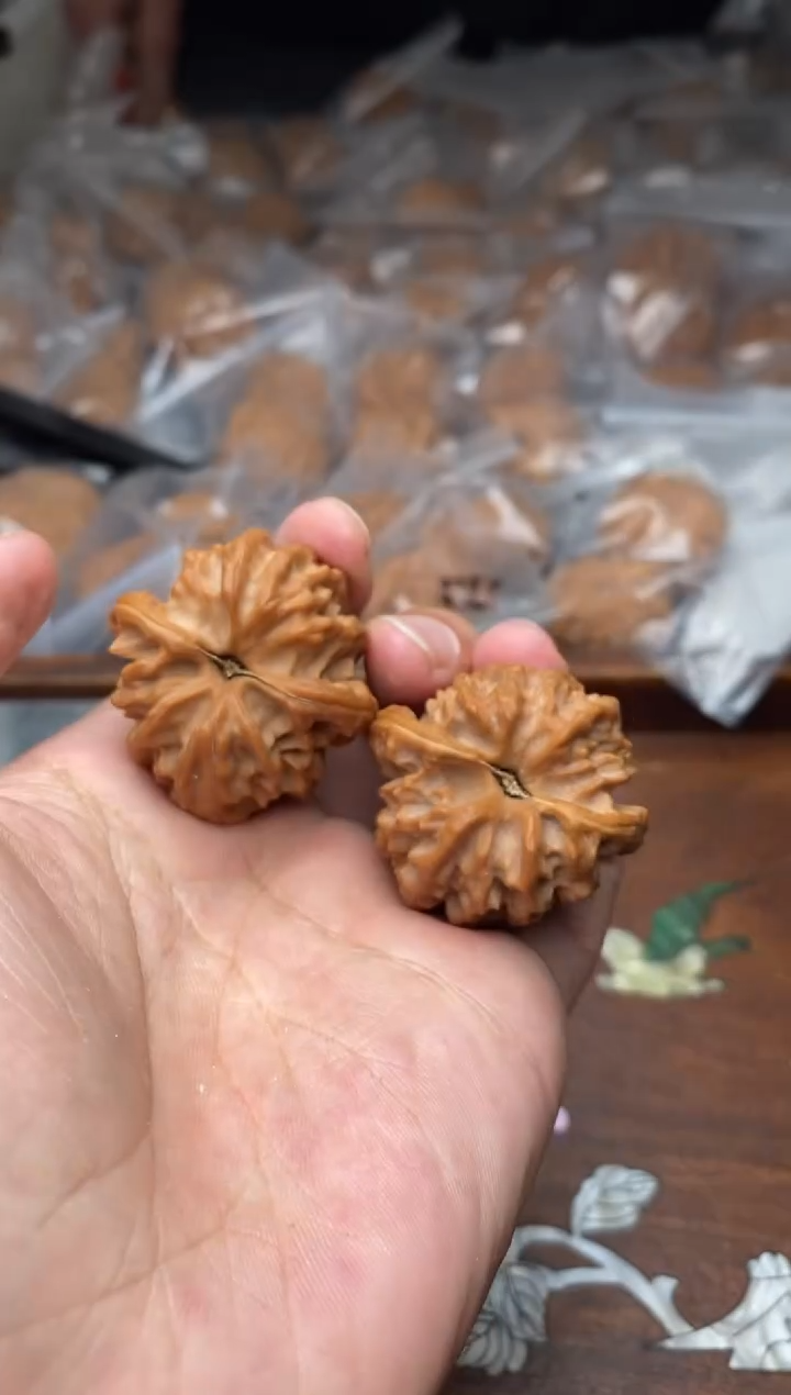 【闪购商品】文玩核桃把件A50号36尺曹大龙