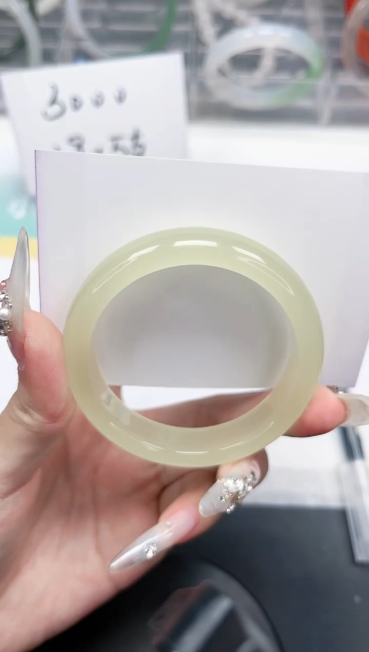 【闪购商品】石英质玉手镯未镶嵌192-54.6