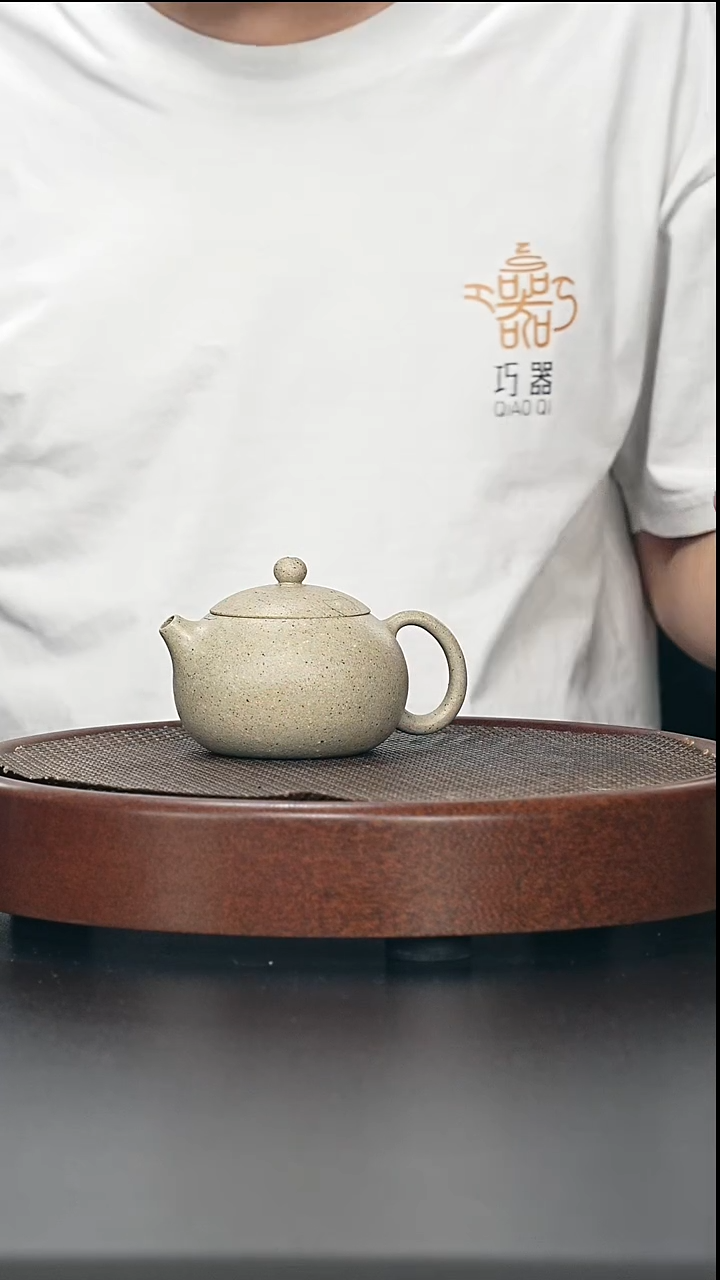 茶壶紫砂西施-黑段-全手工微微瑕-容量190cc