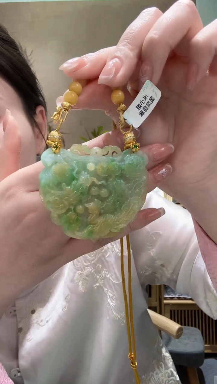 【闪购商品】翡翠颈饰未镶嵌吊坠