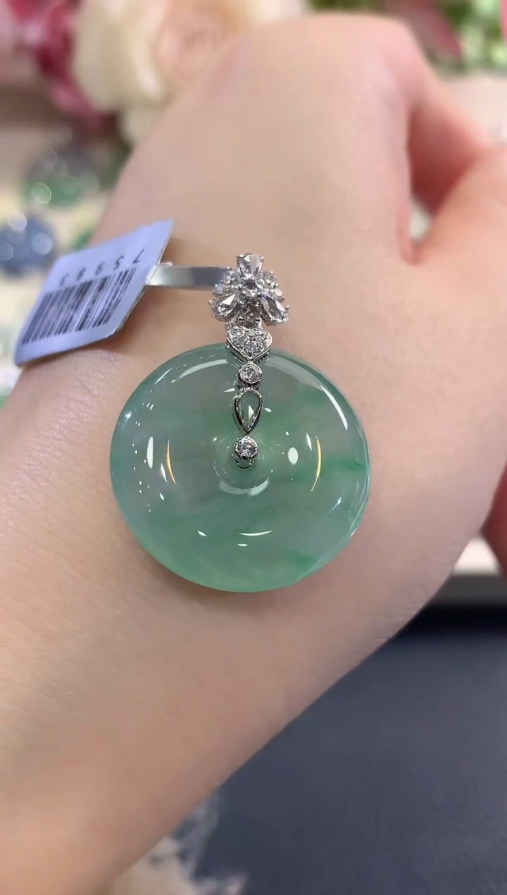 吊坠(不含链)18K金镶嵌翡翠b66     