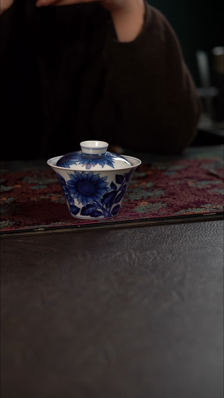 洪印慕明一举夺魁卧足撇口盖碗