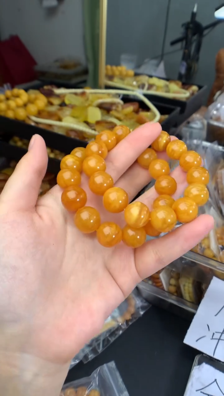 蜜蜡未镶嵌珠宝奇石多样性发一件