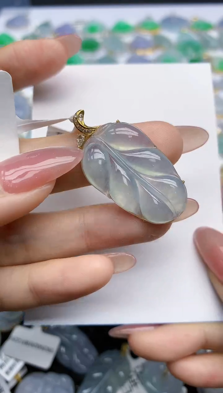 【闪购商品】翡翠挂件18K金镶嵌天然翡翠A货