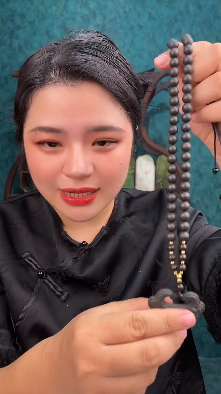 泥塑苏合如意锁项链