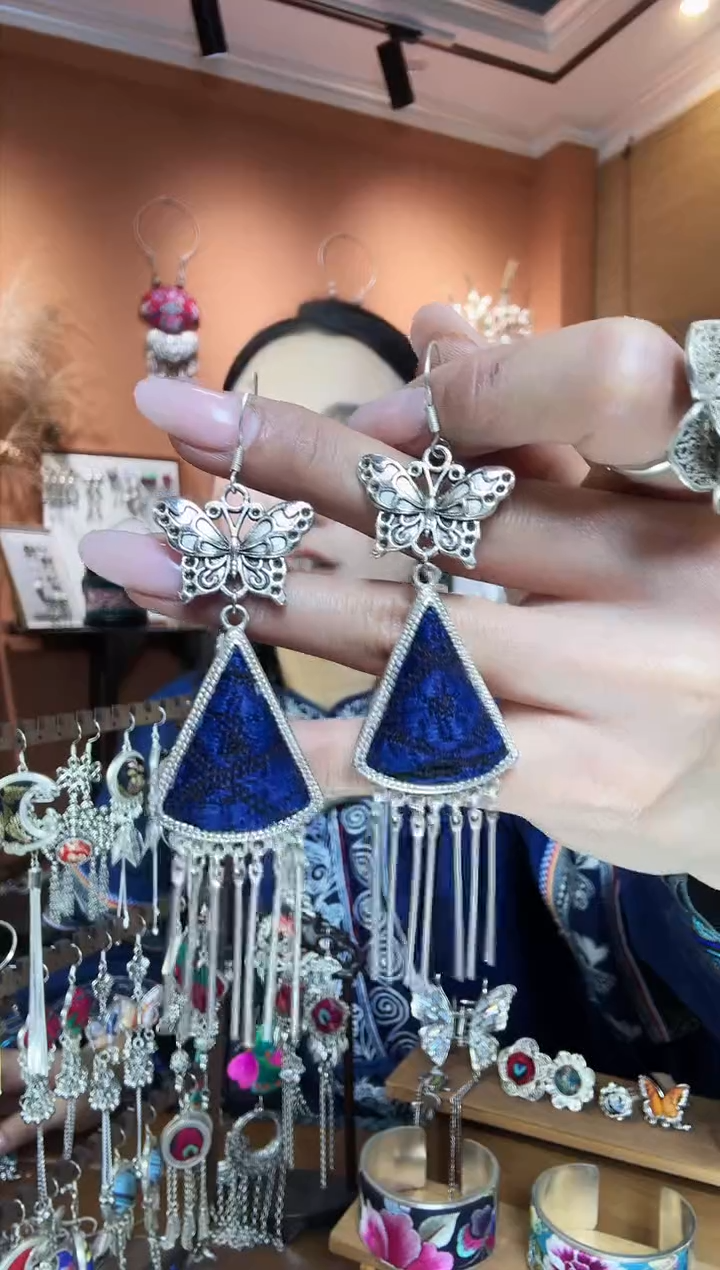 【闪购商品】刺绣纯手工民族风耳环