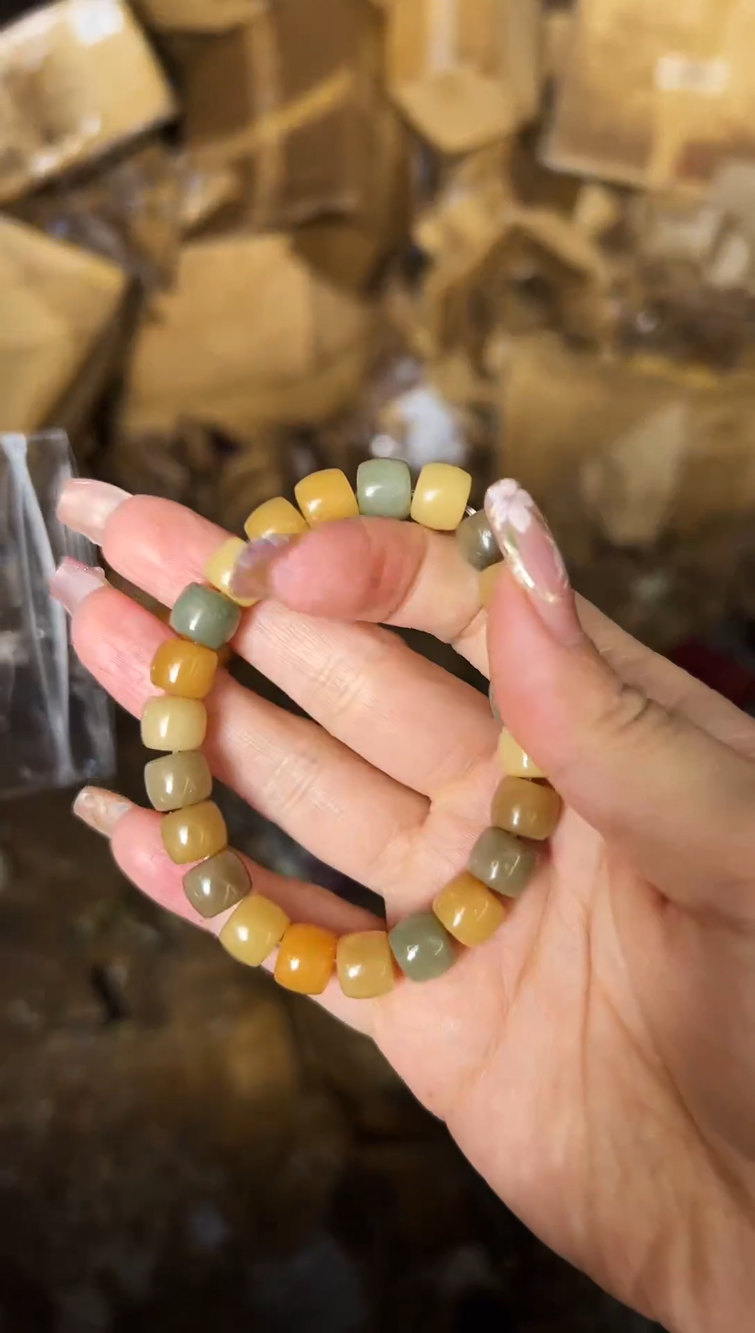 白玉菩提吊坠情况就是这样，大家帮帮忙。