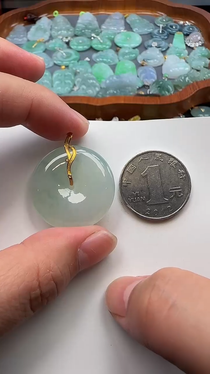 翡翠18K金镶嵌吊坠(不含链)平安扣