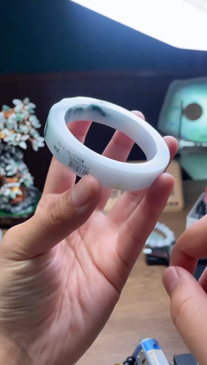 【闪购商品】定制翡翠手镯未镶嵌定制