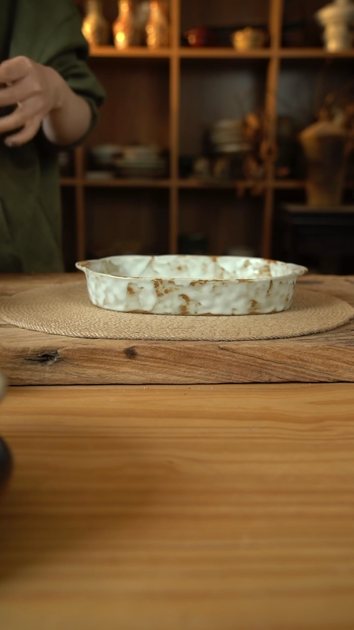 粉影系列的10英寸双耳椭圆鱼盘1个