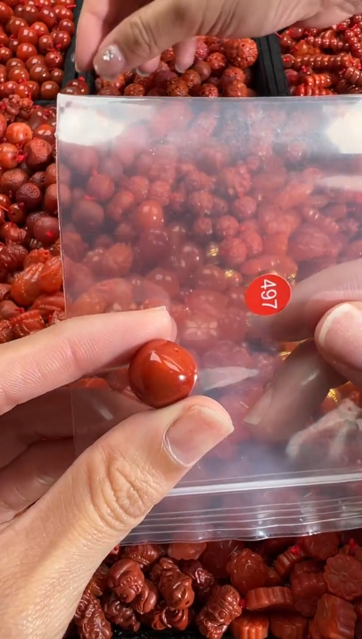 【闪购商品】南红玛瑙未镶嵌颈饰1