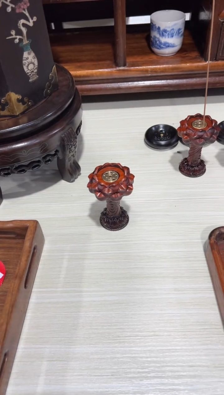 木木犀牛角紫檀莲台香插底座