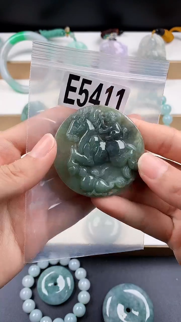 颈饰未镶嵌翡翠天然翡翠吊坠挂件