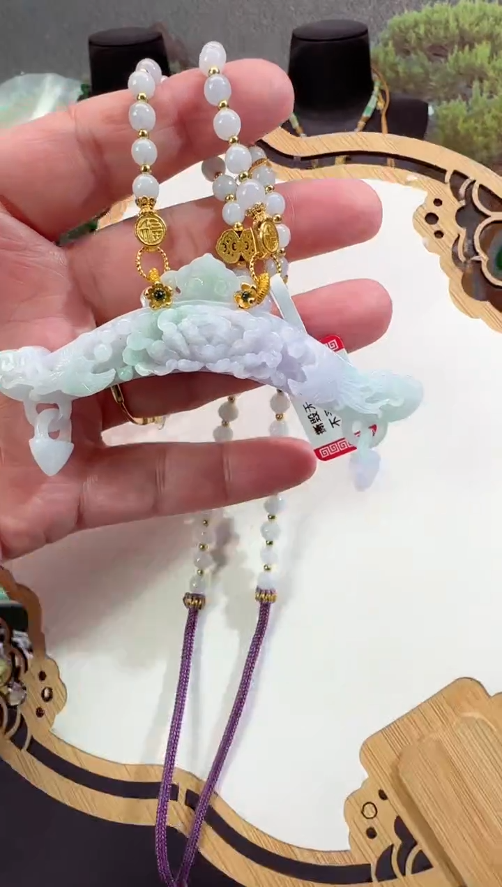 【闪购商品】翡翠颈饰未镶嵌牌子