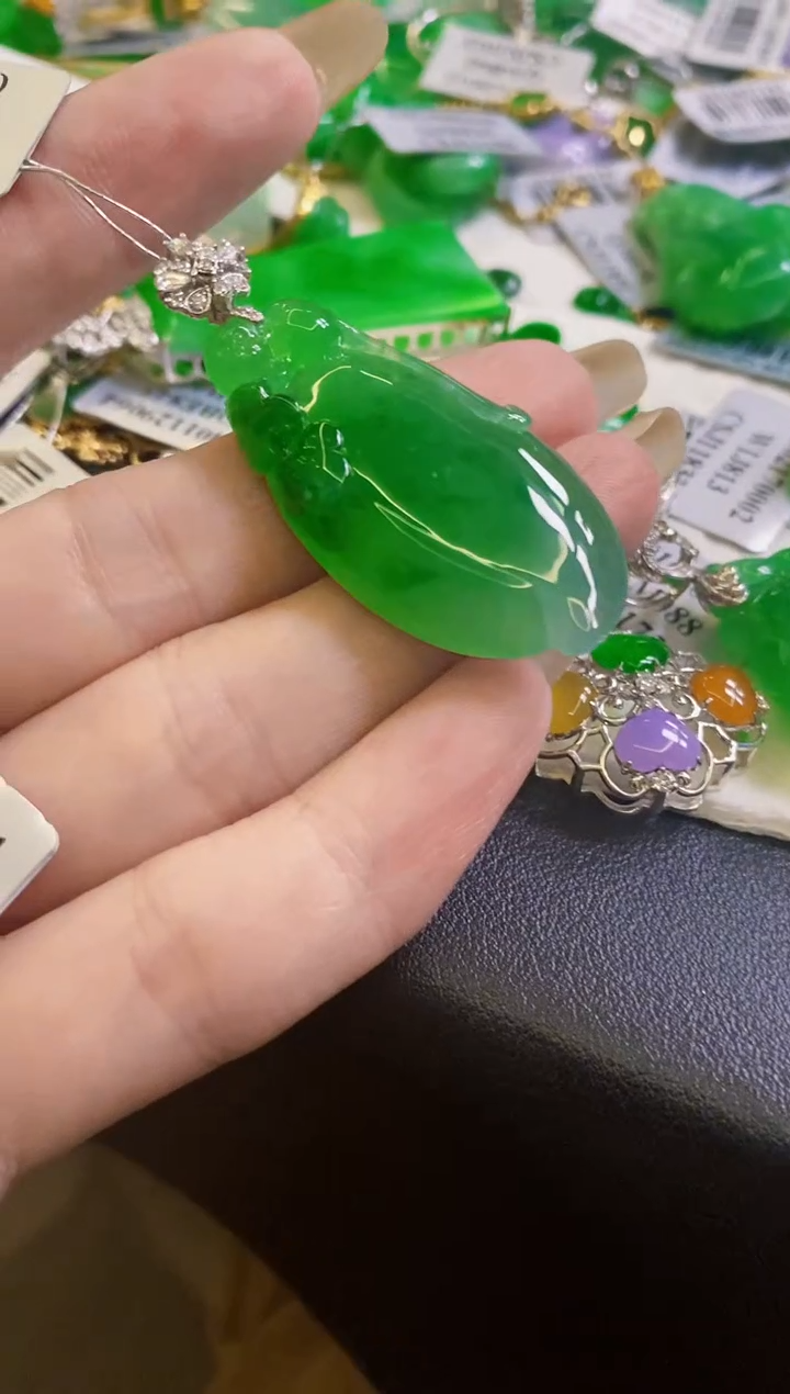 【闪购商品】定制翡翠18K金镶嵌瓜