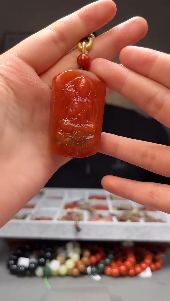 颈饰未镶嵌南红玛瑙吊坠