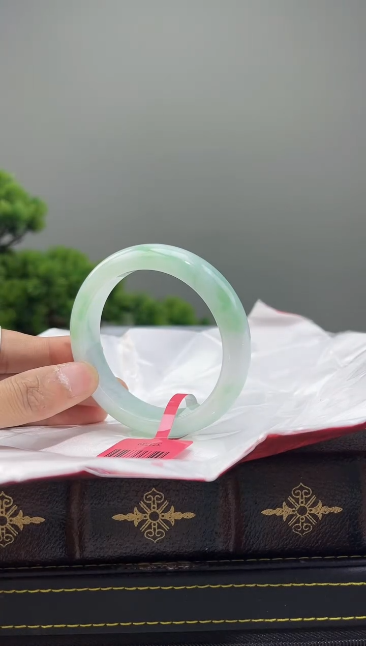 【闪购商品】翡翠手镯未镶嵌12手镯