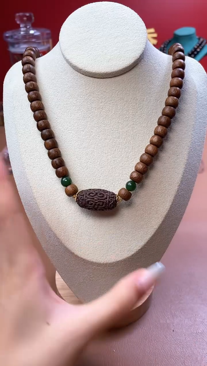 手串沉香红土沉白棋7*9三圈配紫棋沉香木雕刻