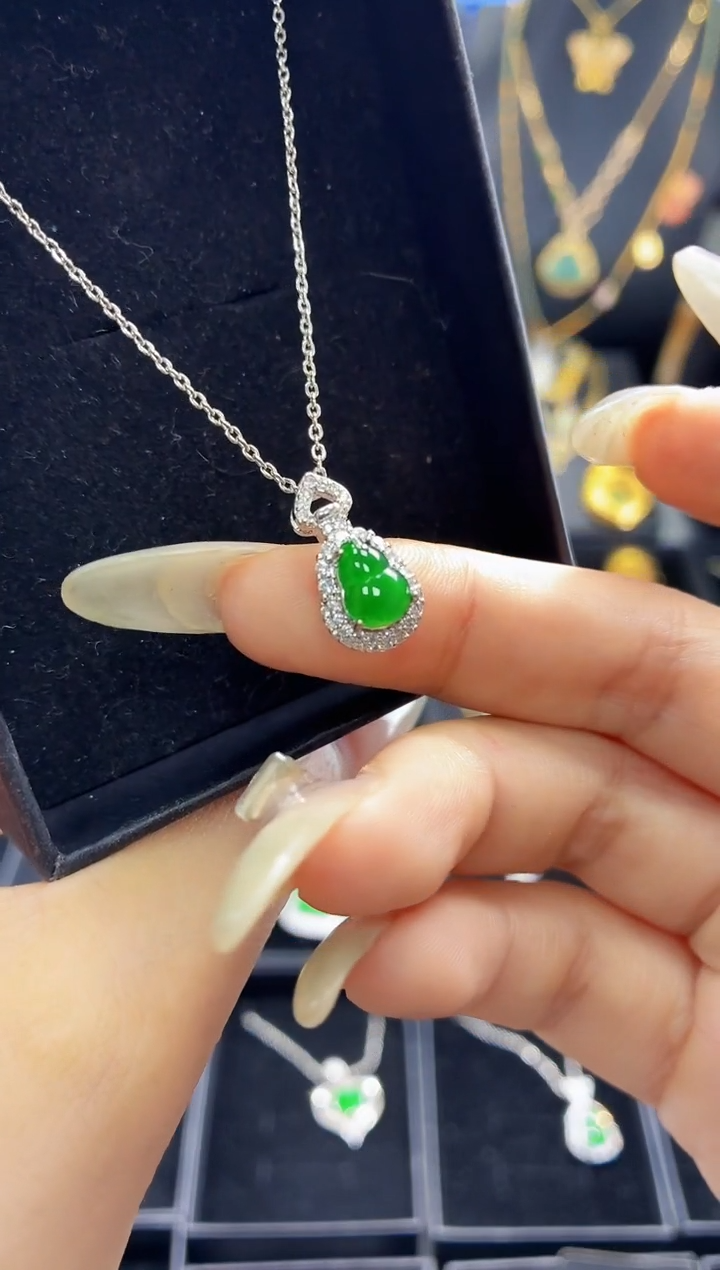 翡翠未镶嵌颈饰吊坠（不含链）