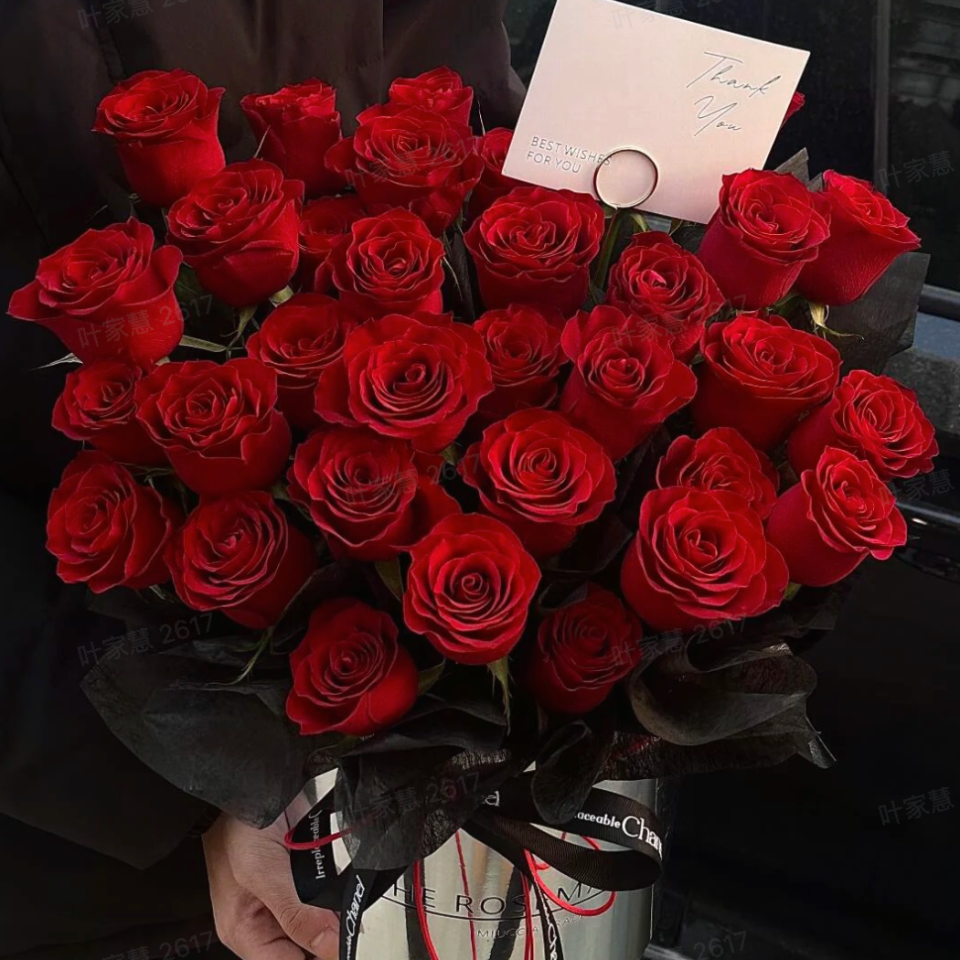 【超大气抱抱桶花束】33朵玫瑰抱抱桶花束鲜花小时达送对象送闺蜜花卉直播间现场直播卖花同城配送花店送花上门