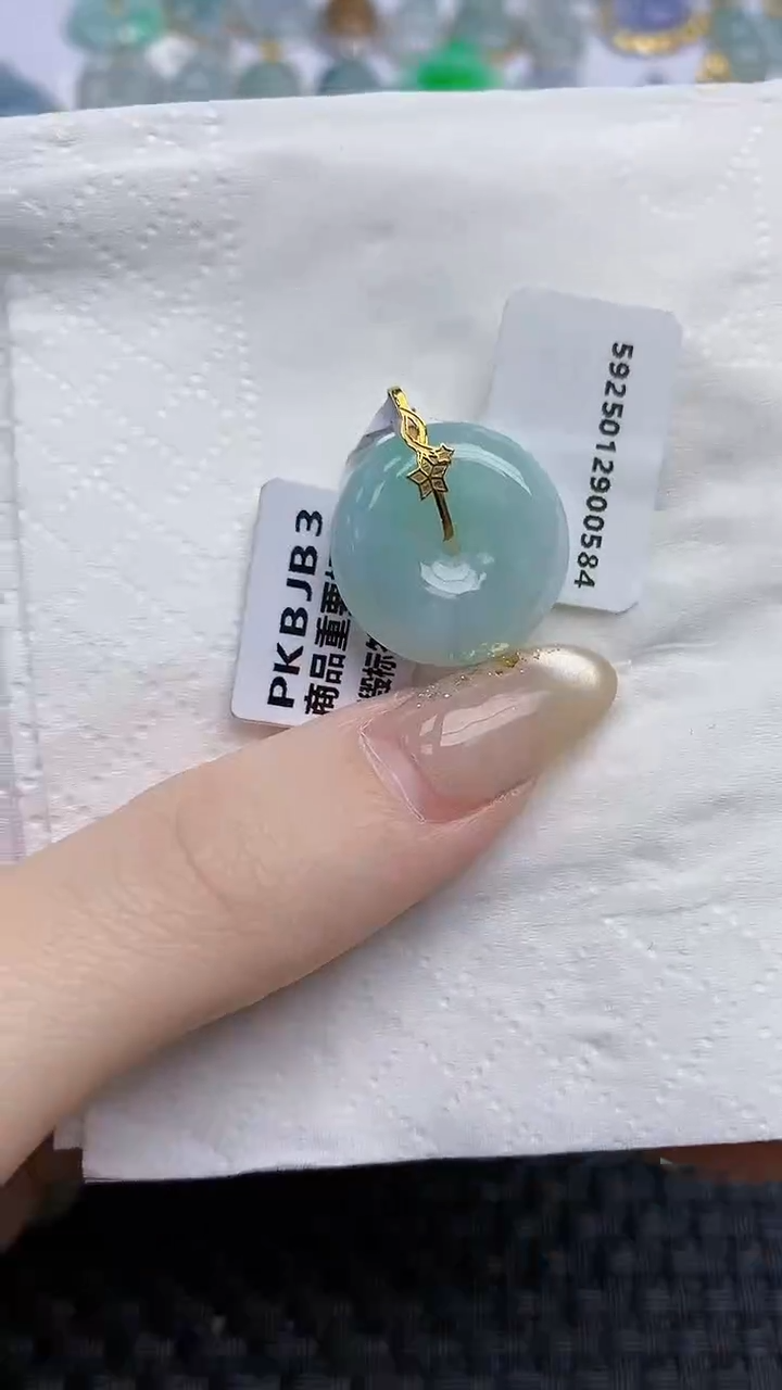 【闪购商品】翡翠颈饰18K金镶嵌天然A货翡翠 