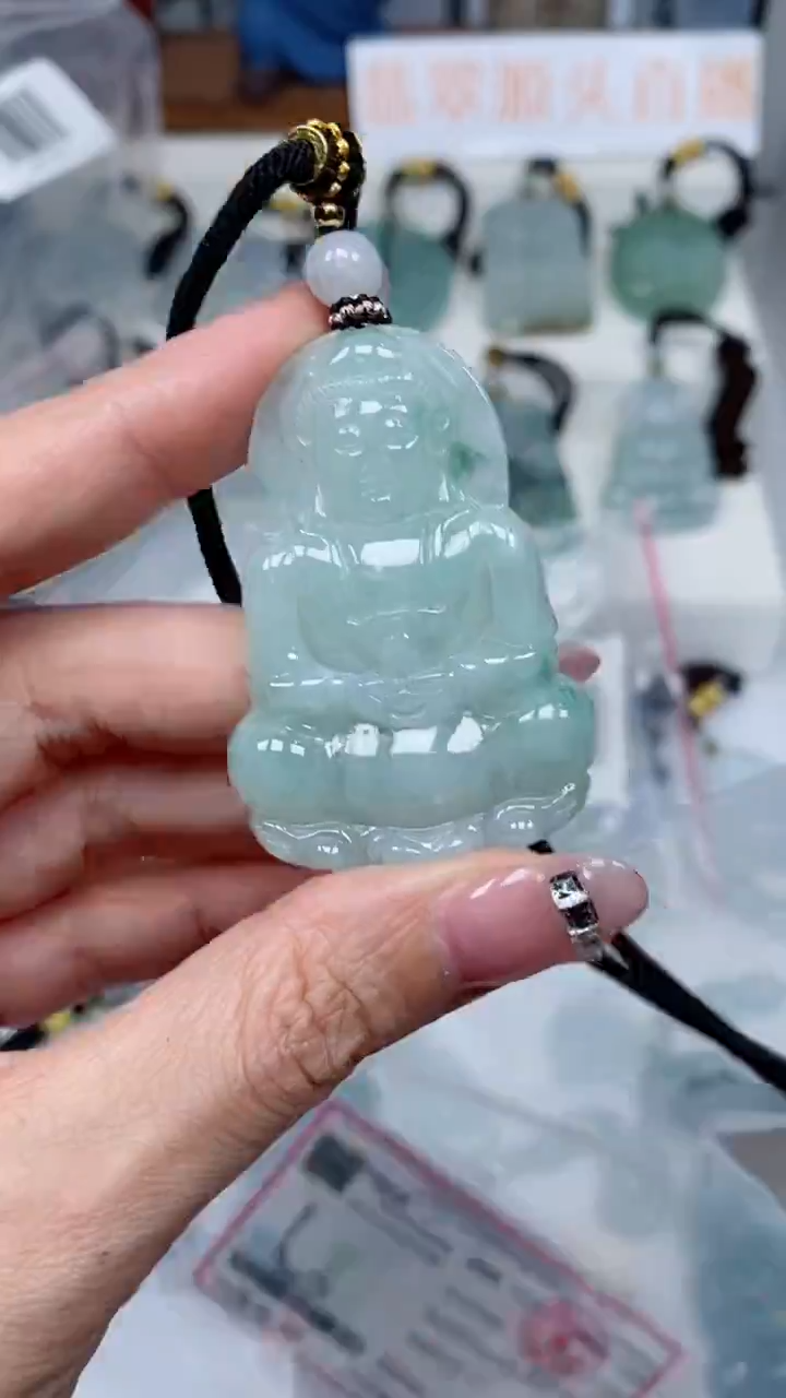 颈饰未镶嵌翡翠吊坠