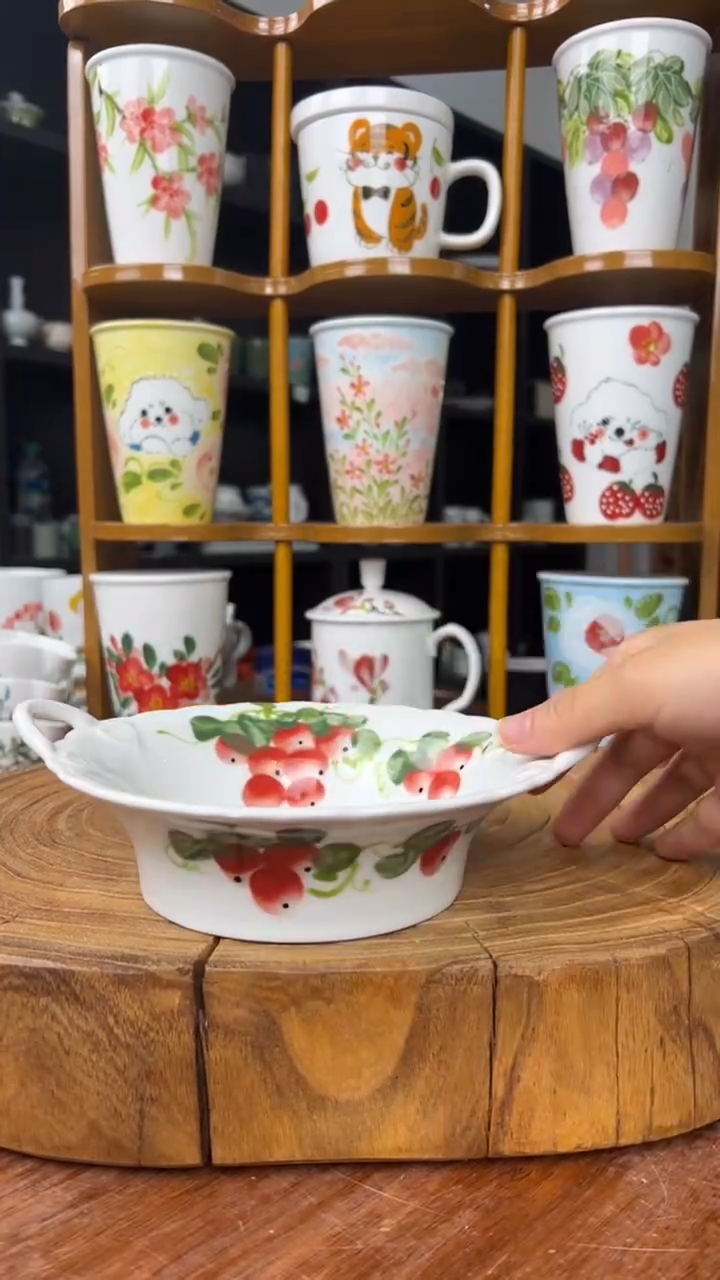 瓷片景德镇手绘釉中彩（食品级）爱心双耳花边碗