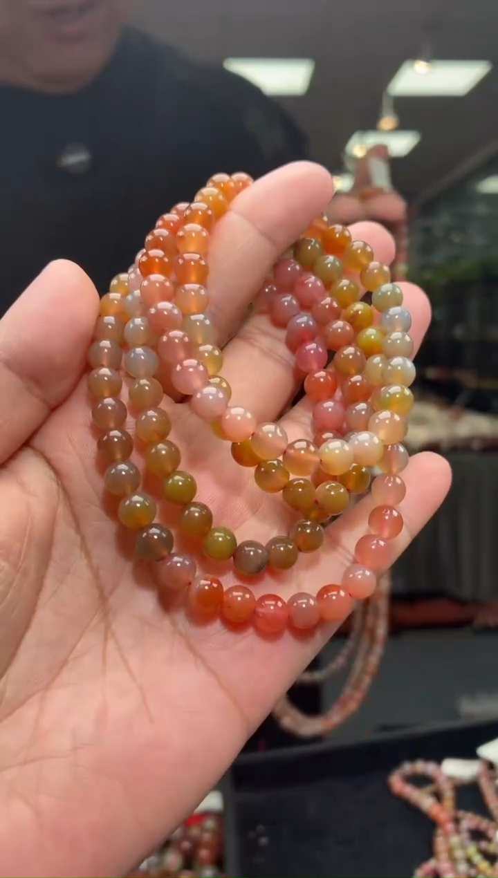 未镶嵌手串玛瑙/玉髓多圈手串一条约6mm多样性发货