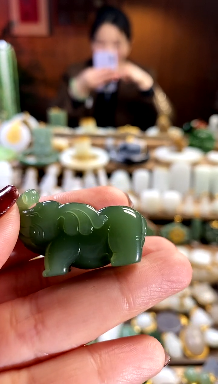 【闪购商品】和田玉吊坠未镶嵌。