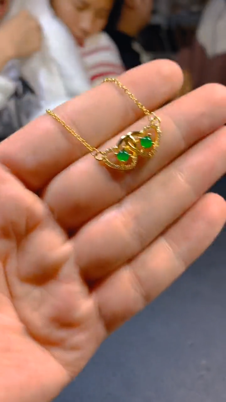 【闪购商品】翡翠吊坠(赠链)未镶嵌0883960024多样性发一