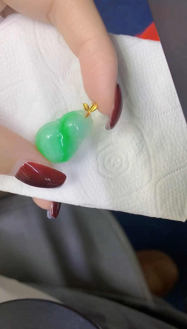 颈饰18K金镶嵌翡翠缅甸天然翡翠A货