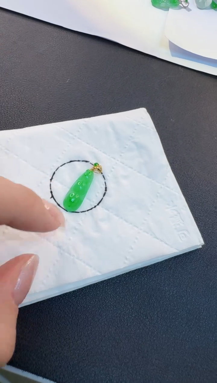 翡翠18K金镶嵌颈饰缅甸翡翠A货挂件