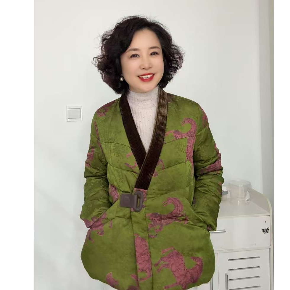 85538时尚设计老钱风鹅绒保暖服，衣长64cm左右