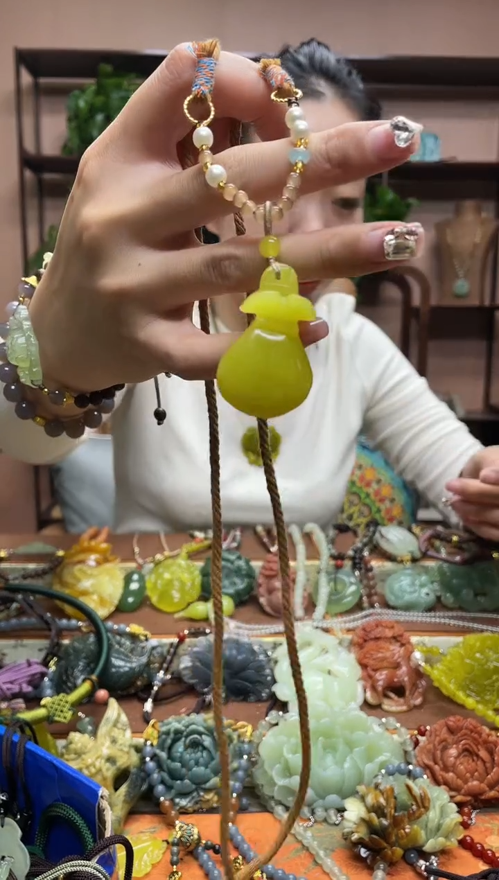 未镶嵌岫玉吊坠·2