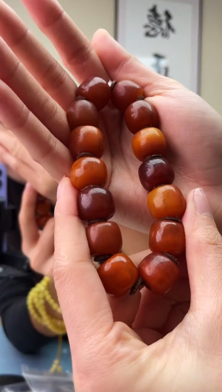 琥珀未镶嵌珠宝奇石T036 16微瑕假一罚十，多样性发一件