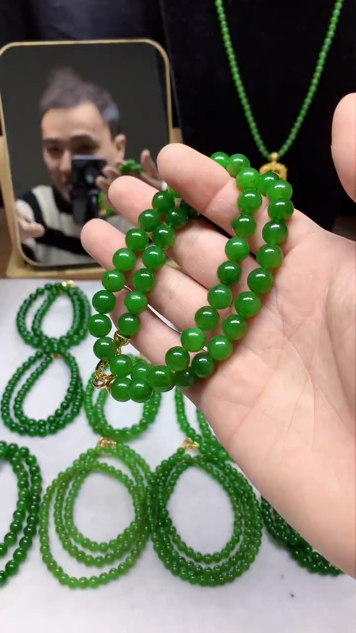 【闪购商品】和田玉（碧玉）颈饰未镶嵌卡10阳绿色