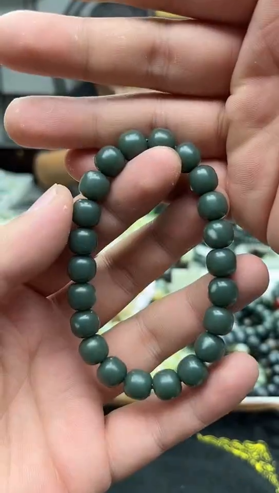 和田玉未镶嵌手串新疆沙枣青10