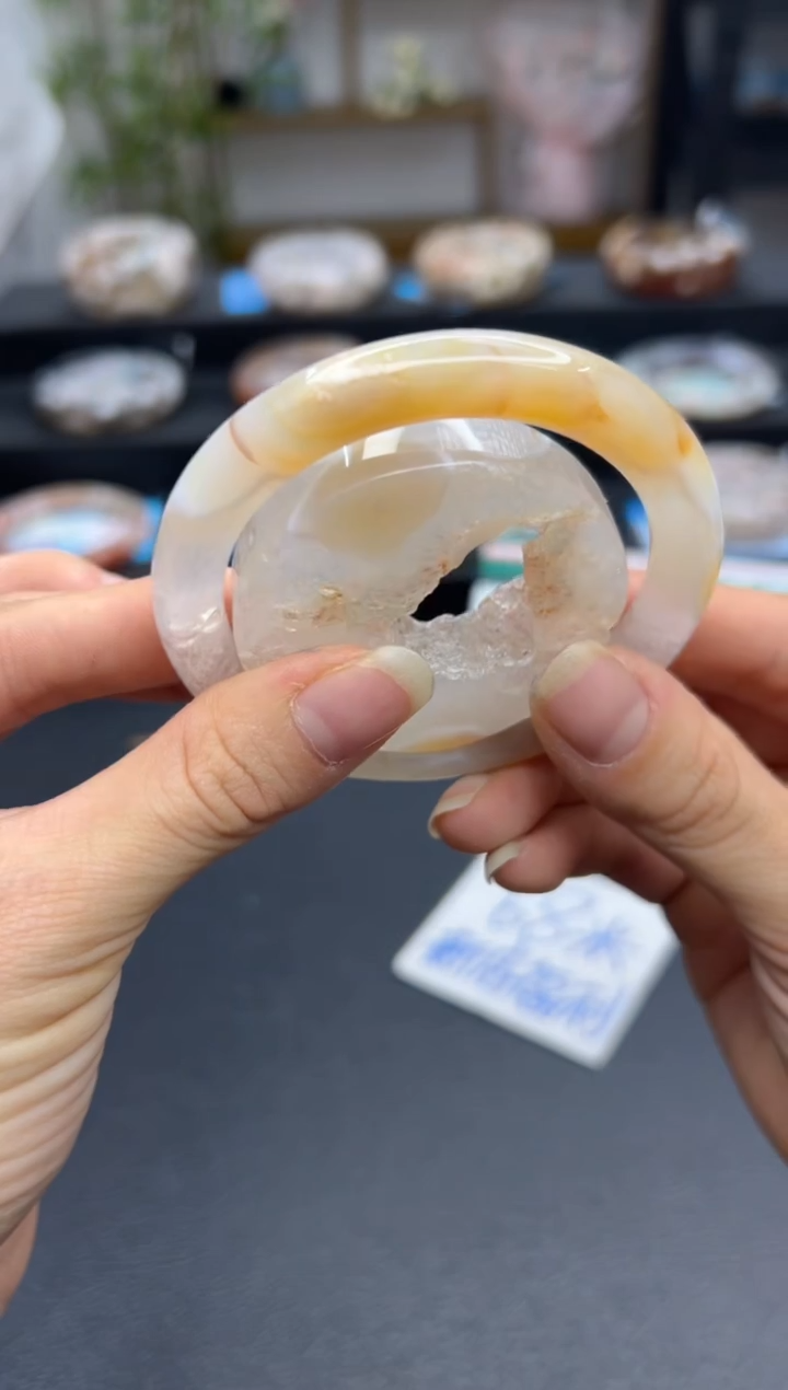 【闪购商品】石英质玉手镯未镶嵌A110(55圈赠送镯心)