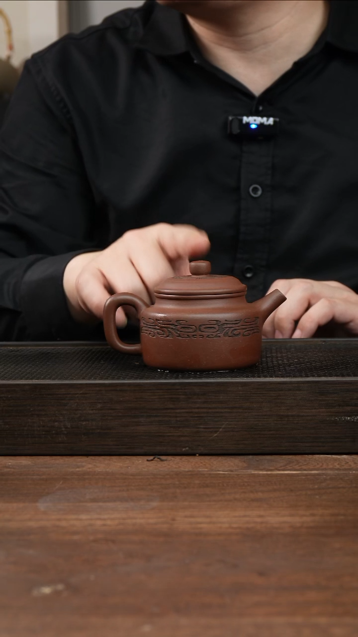 茶杯紫砂紫泥德钟     刻绘    190CC  