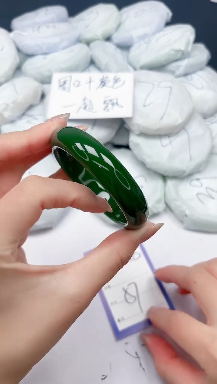 未镶嵌手镯石英质玉A458/57