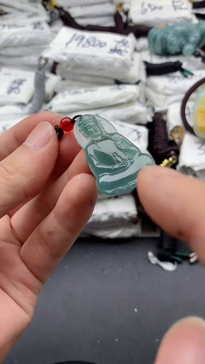 【闪购商品】翡翠未镶嵌颈饰555555555555