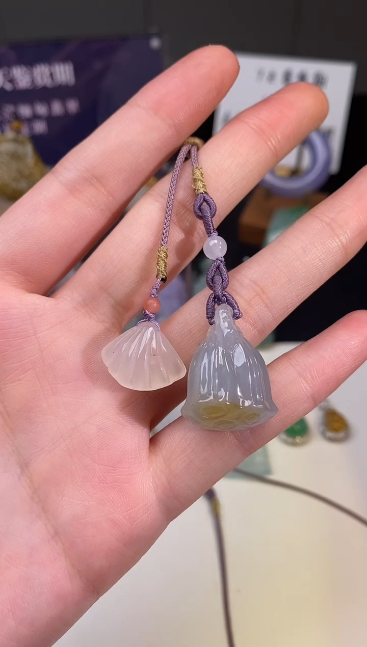 【闪购商品】翡翠吊坠(不含链)未镶嵌莲蓬