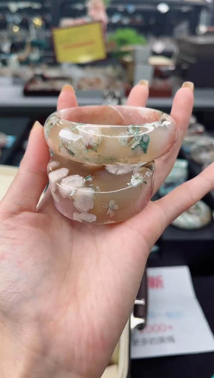 【闪购商品】石英质玉手镯未镶嵌59圈口（赠品镯心）S91519