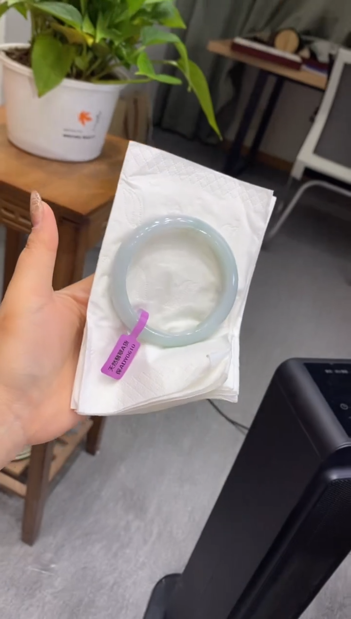 【闪购商品】翡翠手镯未镶嵌多人0011248