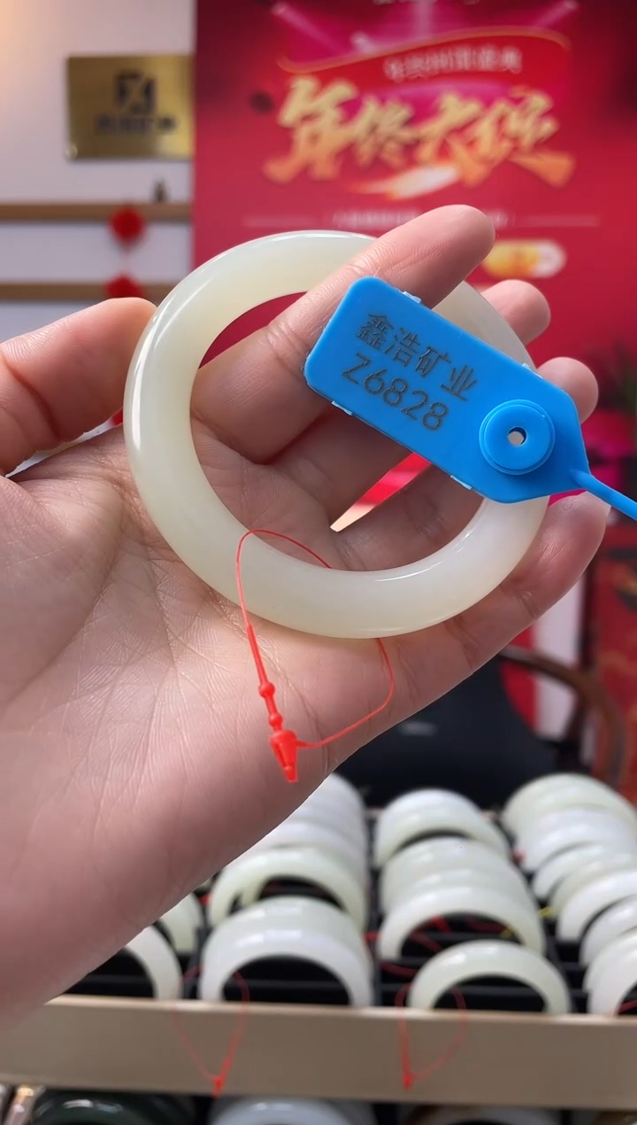 【闪购商品】和田玉手镯未镶嵌胶猫 Z6828 圈口55