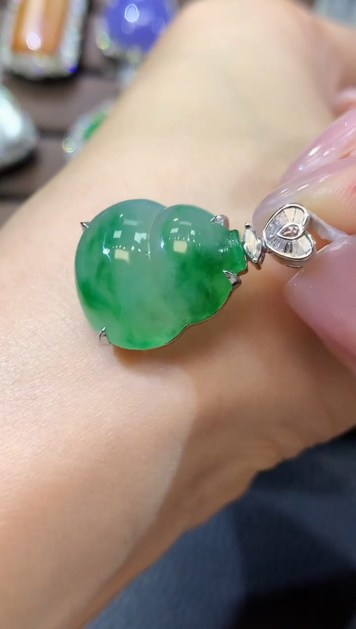 【闪购商品】翡翠吊坠(不含链)18K金镶嵌D22