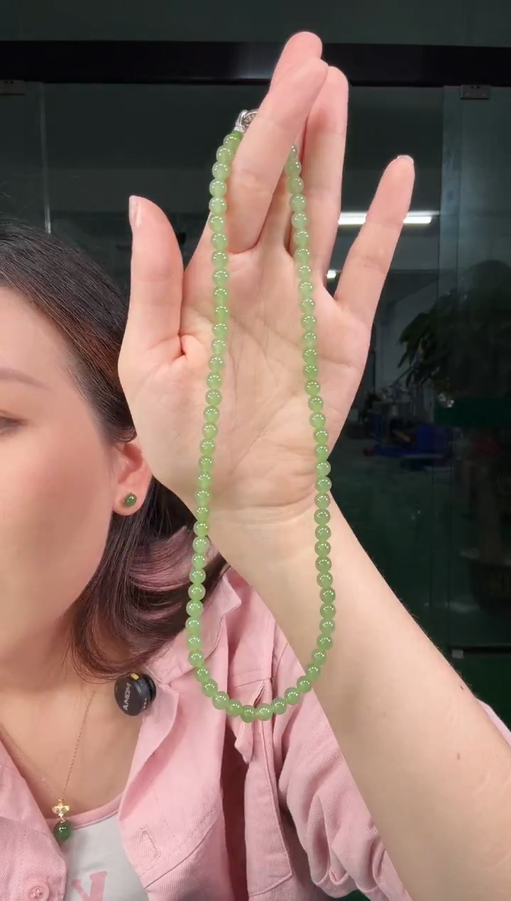 项链未镶嵌和田玉（碧玉）我****你碧玉6mm苹果绿项链