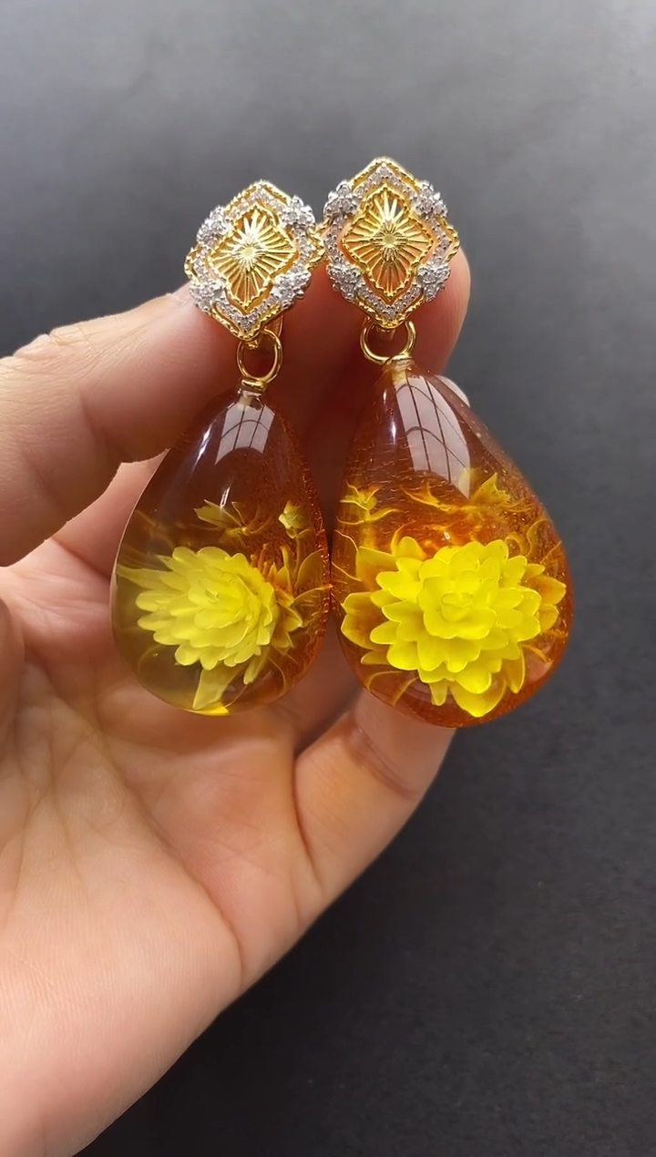 裸石琥珀未镶嵌耳坠